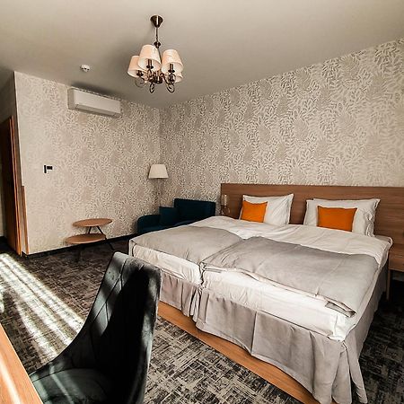 Sztuka Smaku - Restauracja I Hotelik Świdnica Exterior foto